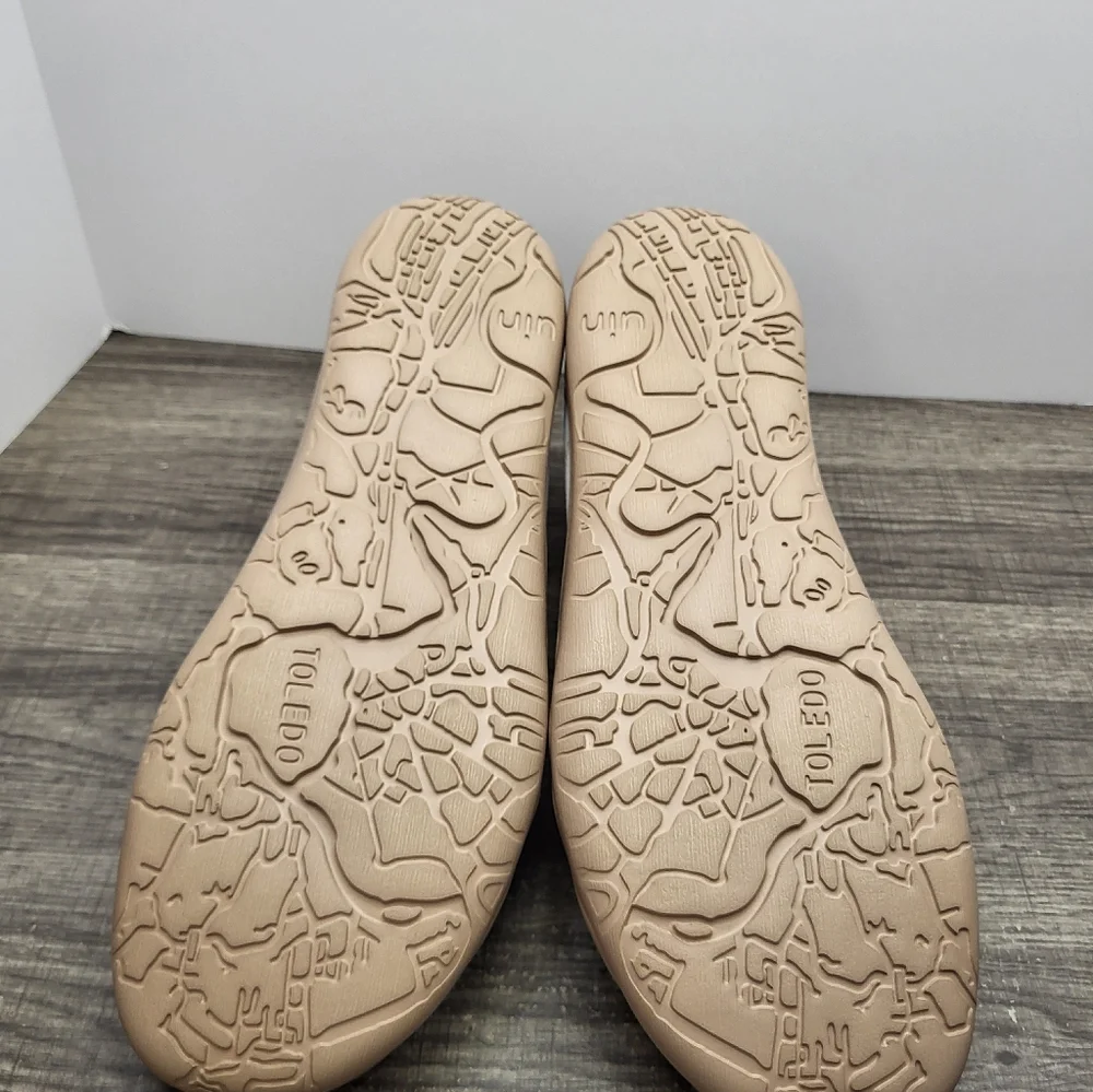 UIN Lightweight Slipons Men's Size 10 Sample Painted Energy